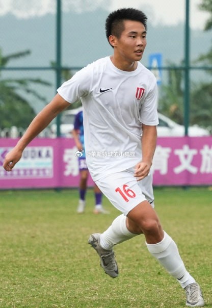 中國(guó)職業(yè)賽場(chǎng)首位09后！成都蓉城B隊(duì)16歲小將帥惟浩上演生涯首秀
